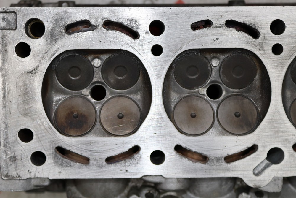 Cylinder Head 90423754, 93365319, 93176846 for OPEL Z20LEH, Z20LET, C20LEH
