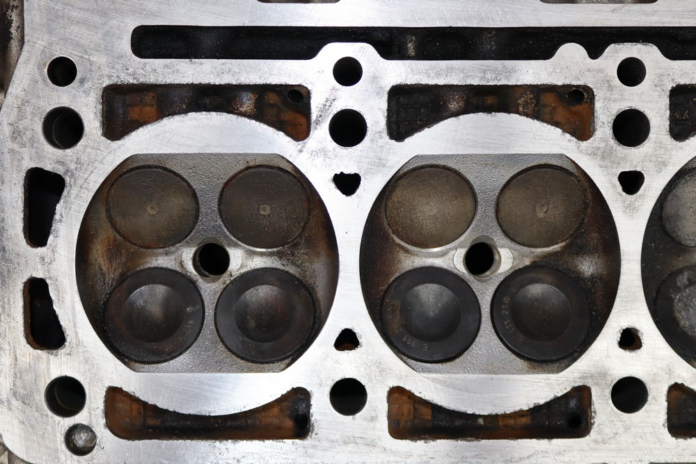 Culasse 1110163901, 1110105720 pour MERCEDES 111955, 111956, 111957, 111958